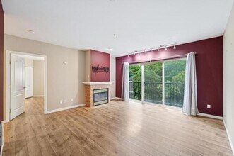 12439 Totem Lake Way in Kirkland, WA - Building Photo - Building Photo
