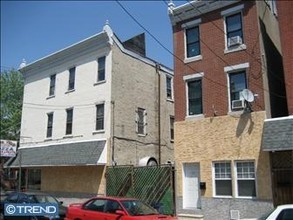 827-835 S 4th St in Philadelphia, PA - Building Photo - Building Photo