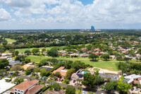 Emerald Green Villas in Hollywood, FL - Foto de edificio - Building Photo