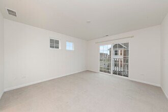 4431 Monroe Ct in Naperville, IL - Building Photo - Building Photo