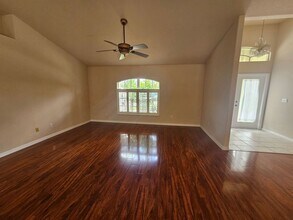 1806 NE 1st Terrace in Cape Coral, FL - Foto de edificio - Building Photo