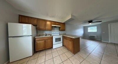 3403 Palm Dr in Punta Gorda, FL - Building Photo - Building Photo