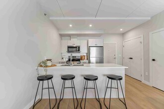 2140 Portage Avenue in Winnipeg, MB - Building Photo - Building Photo