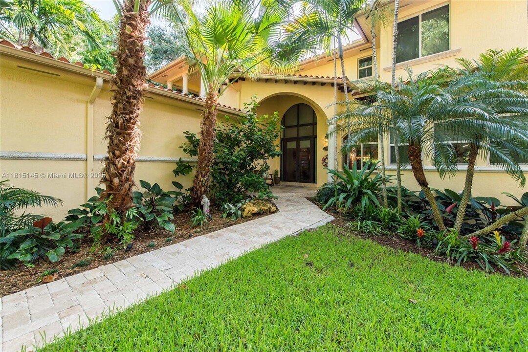 3665 Justison Rd in Miami, FL - Building Photo
