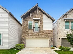 5632 Bertellis Ln in Houston, TX - Building Photo