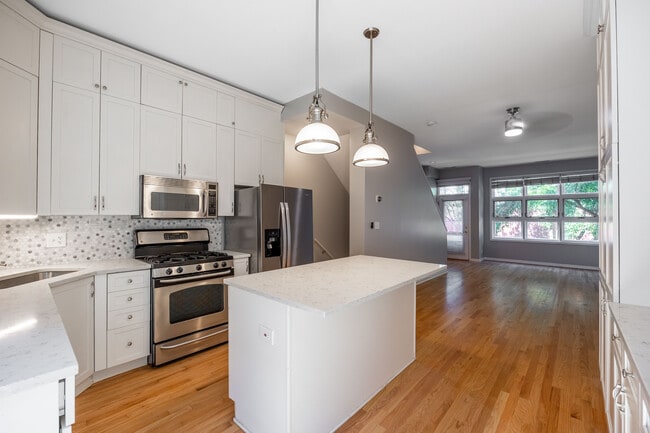 property at 855 W Erie St