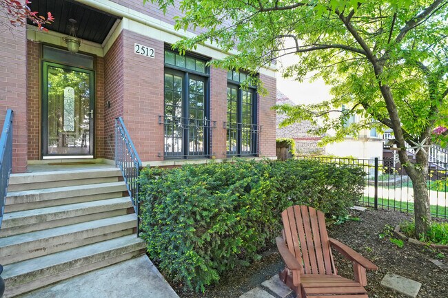 2512 N Artesian Ave in Chicago, IL - Building Photo - Building Photo