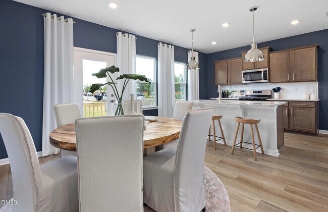 property at 1620 Tamarisk Ln