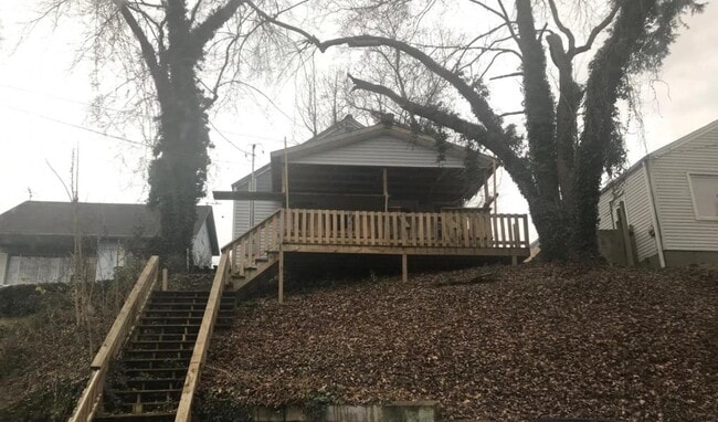 property at 909 Wilson St