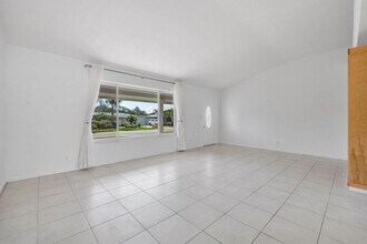 1353 SE 7th Ct in Deerfield Beach, FL - Building Photo - Building Photo