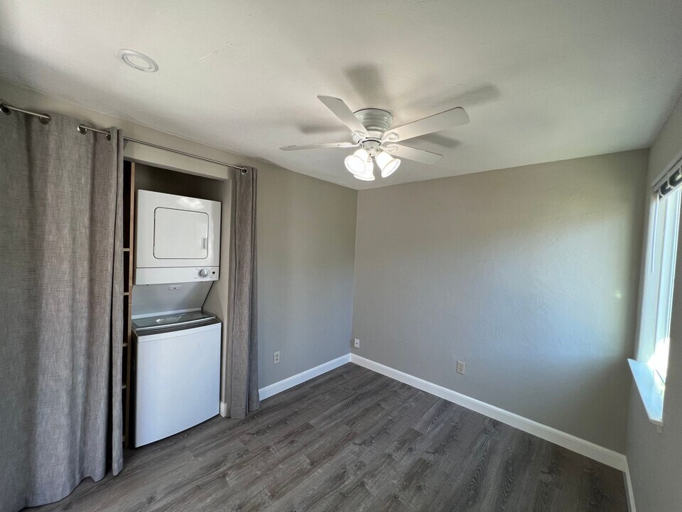 1531 Luxton St in Seaside, CA - Building Photo