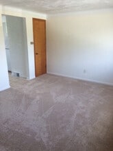 618 Wirsing Ave, Unit 614 in Greensburg, PA - Building Photo - Building Photo