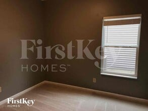 562 Farnham Dr in Westfield, IN - Building Photo - Building Photo