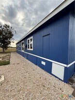 254 Maverick Ln in Marion, TX - Building Photo