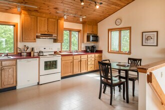 35 Parsons Beach Rd in Kennebunk, ME - Building Photo - Building Photo