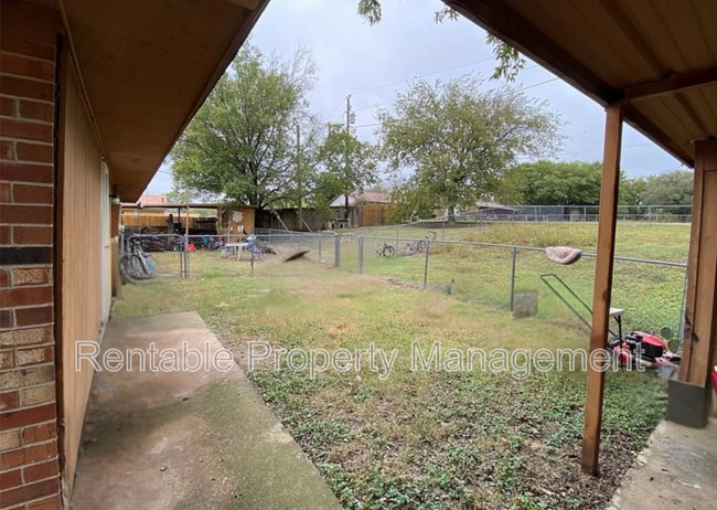 109 Arrowhead St in Fort Worth, TX - Building Photo - Building Photo