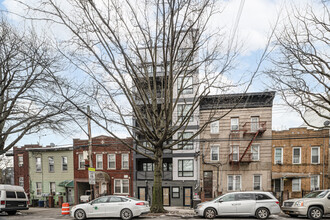 474 E New York Ave in Brooklyn, NY - Foto de edificio - Building Photo