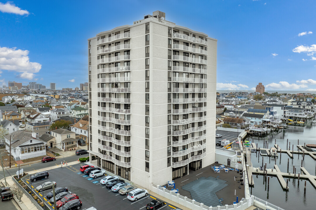 Sunset Harbour Condominiums in Ventnor City, NJ - Building Photo