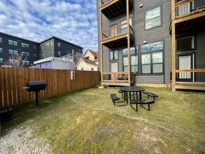 Beautiful Studio and One Bedrooms West Gra in Grand Rapids, MI - Building Photo - Building Photo