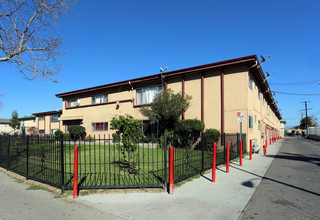 829 S Townsend St in Santa Ana, CA - Building Photo - Building Photo