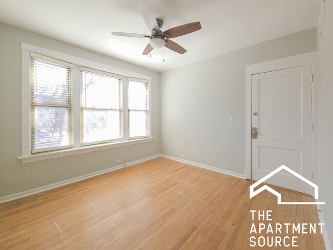 1952 W Winona St, Unit 3 in Chicago, IL - Building Photo - Building Photo