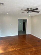 9915 La Prada Dr in Dallas, TX - Building Photo - Building Photo
