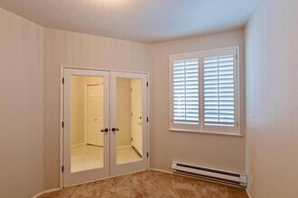 5000 NW Village Park Dr in Issaquah, WA - Building Photo - Building Photo