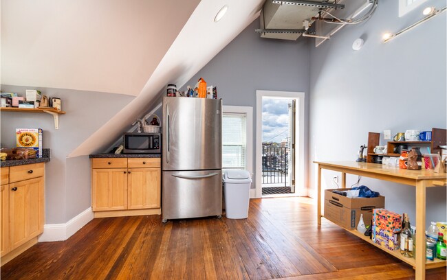 98 Elm St, Unit 3 in Somerville, MA - Building Photo - Building Photo