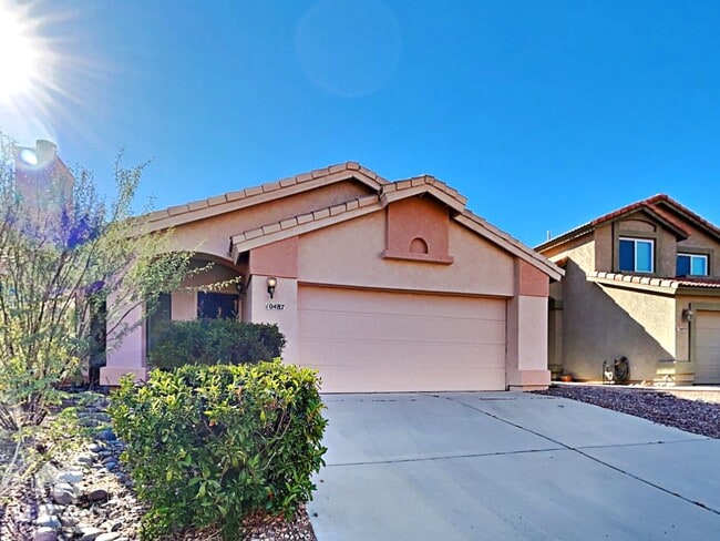 10487 N Fairway Vista Ln