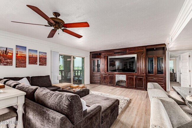 7970 E Camelback Rd in Scottsdale, AZ - Foto de edificio - Building Photo