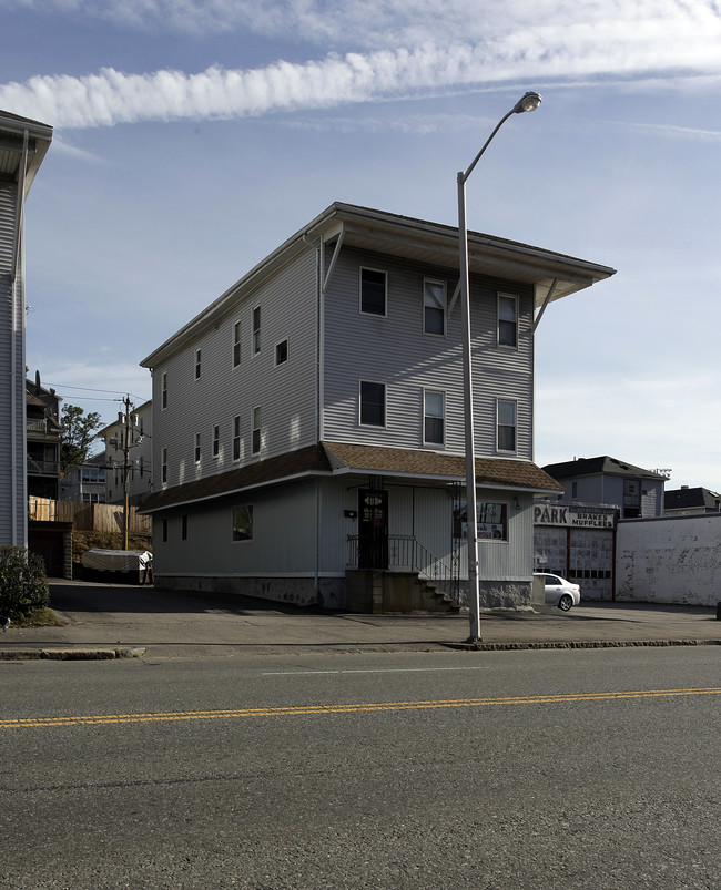 543-555 Park Ave in Worcester, MA - Foto de edificio - Building Photo