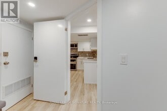 37 Archerhill Dr in Toronto, ON - Building Photo - Building Photo
