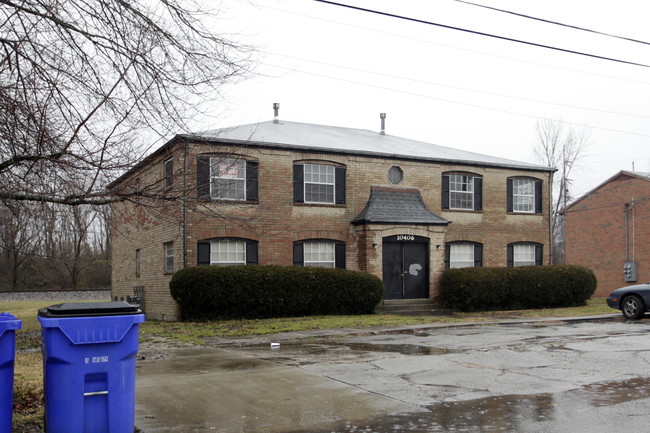 10406 Greentree Ln in Louisville, KY - Building Photo - Building Photo