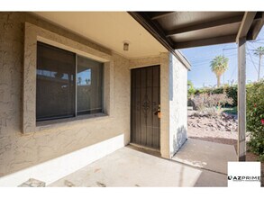 903 S Kenwood Cir in Tempe, AZ - Building Photo - Building Photo