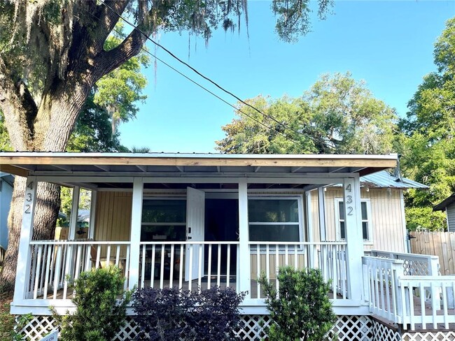 property at 432 SE 15th St