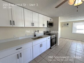 255 Pineapple St in Englewood, FL - Building Photo - Building Photo