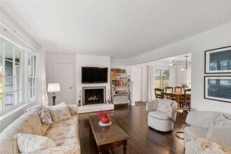 990 3 Waters Ln in Orient, NY - Building Photo - Building Photo