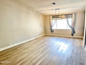 7126 W Columbine Dr in Peoria, AZ - Building Photo - Building Photo