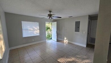 1310 N 16th St in Fort Pierce, FL - Building Photo - Building Photo