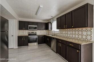 9505 River Trail Dr in Louisville, KY - Building Photo - Building Photo