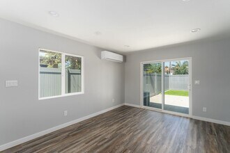 5120 Los Robles Dr-Unit -5124 Los Robles Dr. in Carlsbad, CA - Building Photo - Building Photo