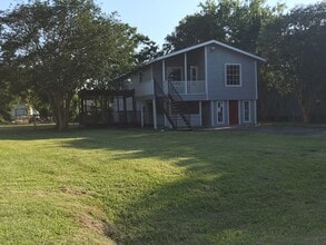 1418 Avenue K in Danbury, TX - Building Photo - Building Photo