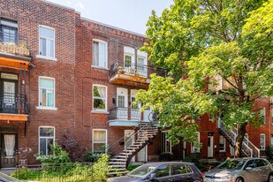 942 Saint-Philippe Rue in Montréal, QC - Building Photo