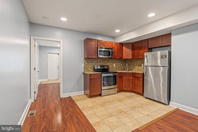 property at 1419 N 17th St