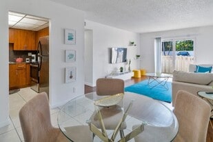 Windsor Forest in Pompano Beach, FL - Building Photo