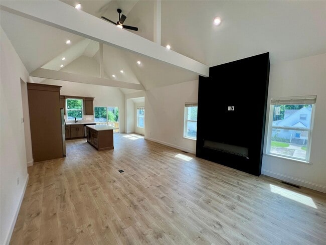 56 Hill St E in Wading River, NY - Building Photo - Building Photo