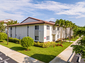 Legacy at Hollywood in Hollywood, FL - Building Photo - Building Photo