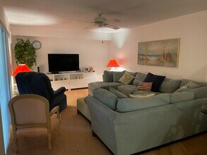 8010 80th Way in West Palm Beach, FL - Building Photo - Building Photo