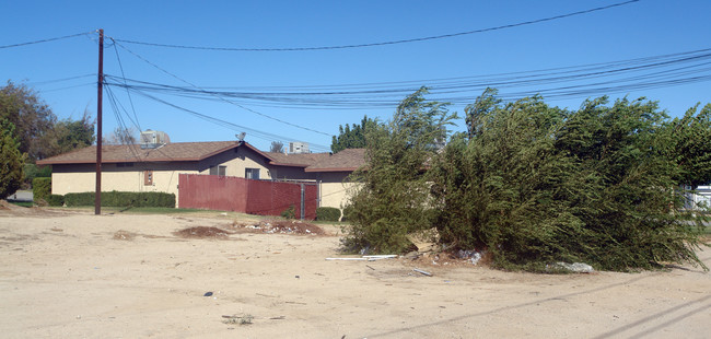 15605 Morada Rd in Victorville, CA - Foto de edificio - Building Photo