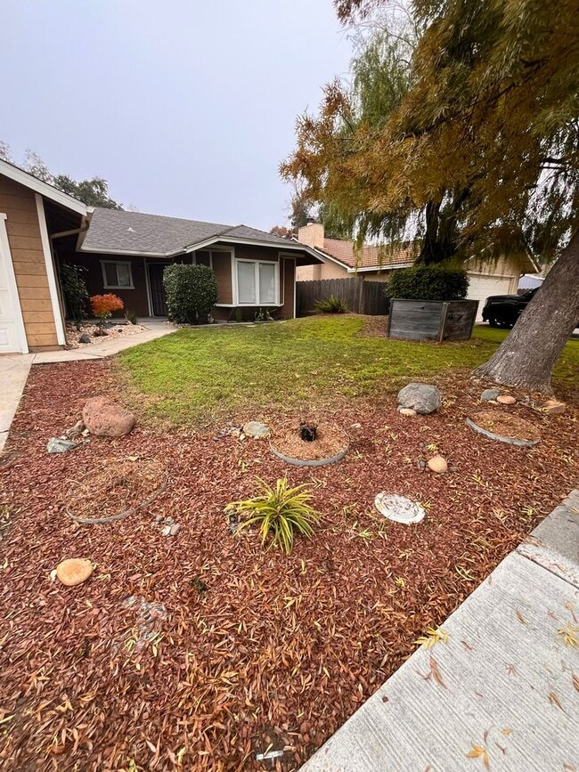 1524 Swarthmore Dr in Modesto, CA - Building Photo - Building Photo